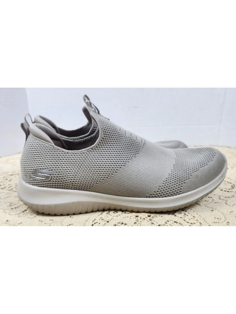 Skechers Air-Cooled Memory Foam Women's Gray Slip On Shoes Size 9.5 (US)